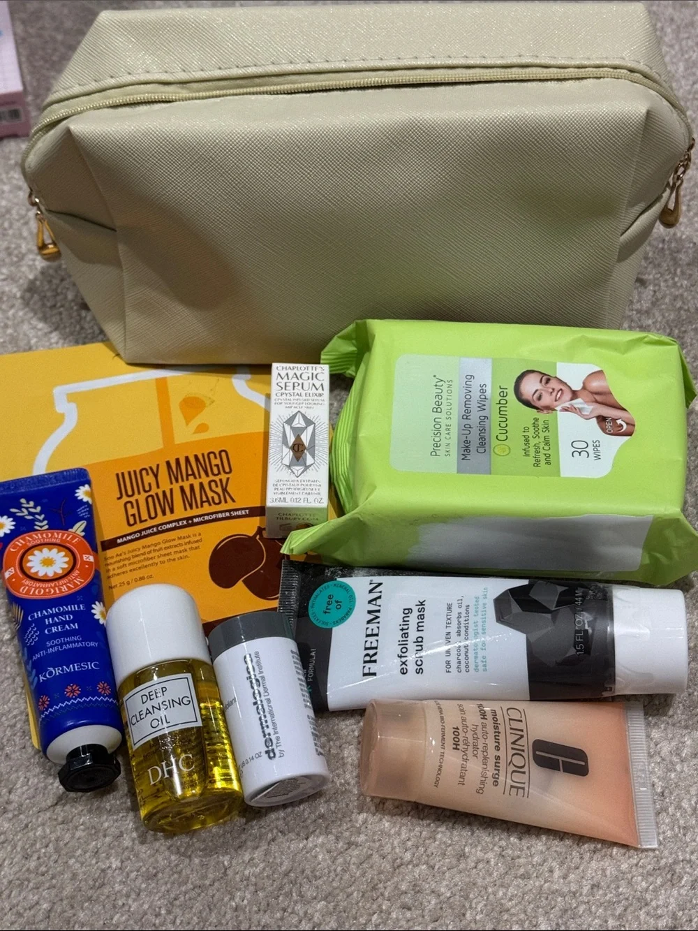 Clinique Peach-Toned Hydrating Cleanser Tube with Cream Cosmetic Pouch